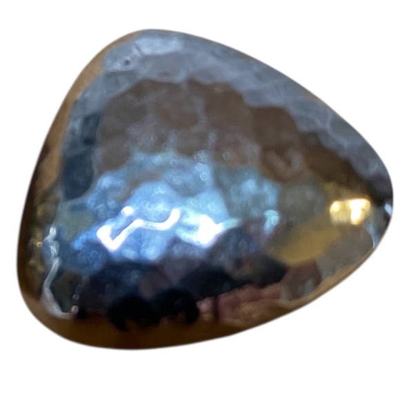 * Vintage clip-on earrings silver tone hammered detail Rounded Triangle 1980 - Picture 2 of 5